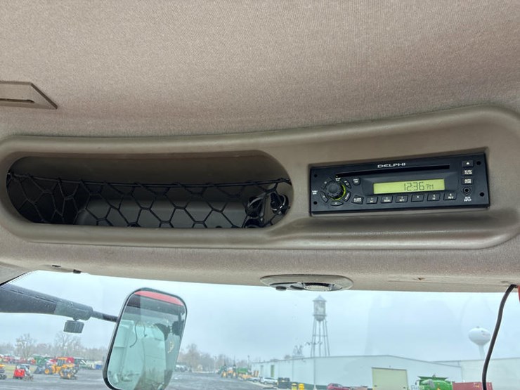 case-ih-magnum-245-image-83