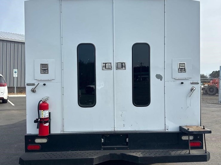 2016-ford-f350-xl-image-11