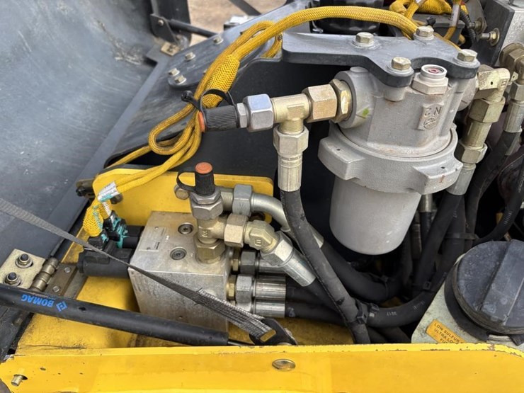 2017-bomag-bw120-image-32