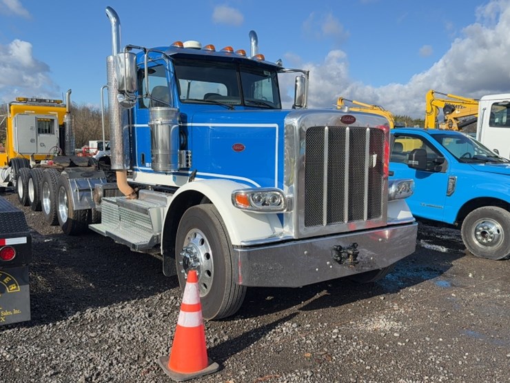 2018-peterbilt-389-image-3