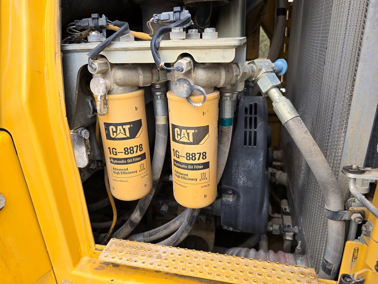 caterpillar-953d-image-88