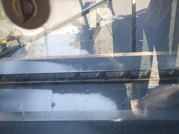 new-holland-cr9040-image-121