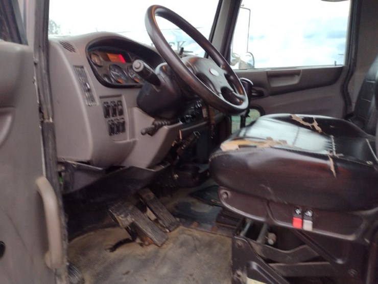 peterbilt-337-image-16