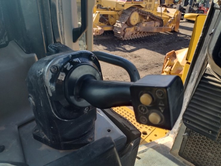 caterpillar-d6r-xl-image-12