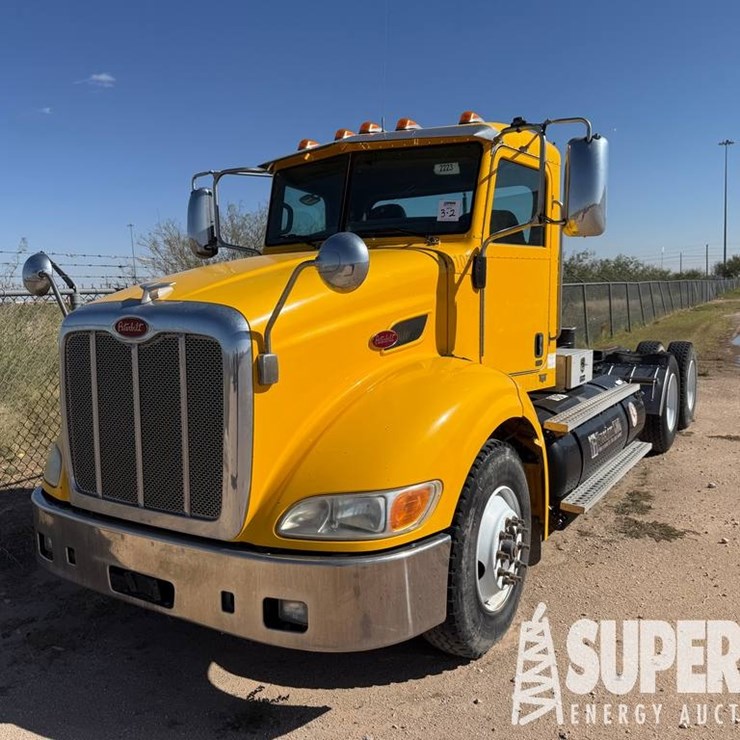 2014 PETERBILT 384