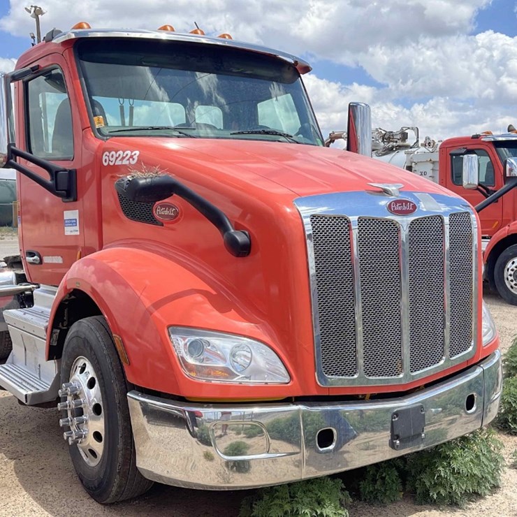 PETERBILT 579