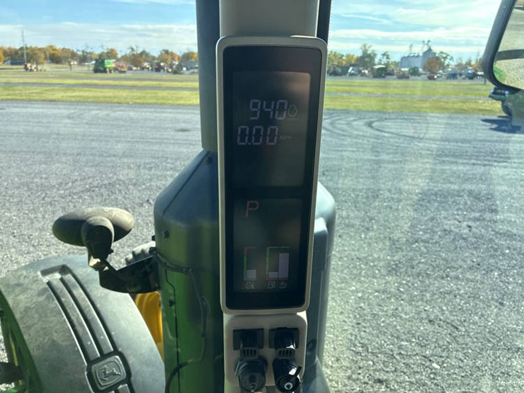 2014-john-deere-8295r-image-78