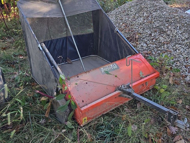 agri-fab-4ft-lawn-sweep-image-2