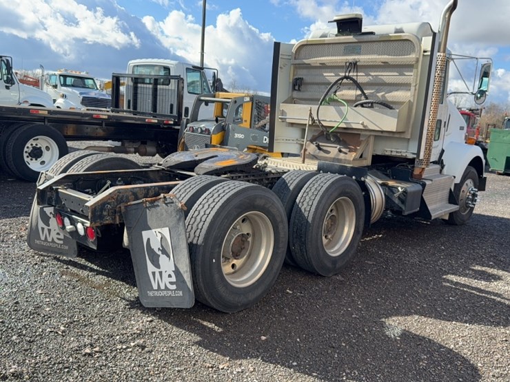 2013-kenworth-t800-image-8