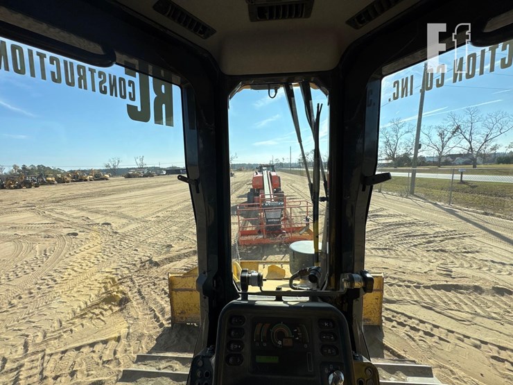 komatsu-d51pxi-22-image-34