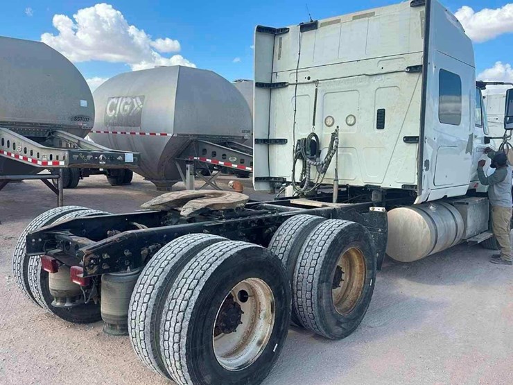 international-prostar-image-8