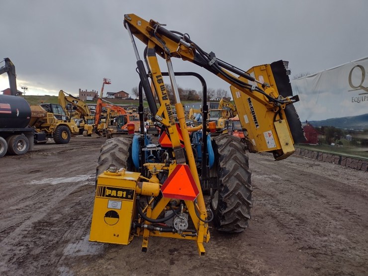 new-holland-3930-image-4