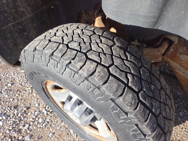 2010-chevrolet-2500hd-image-10