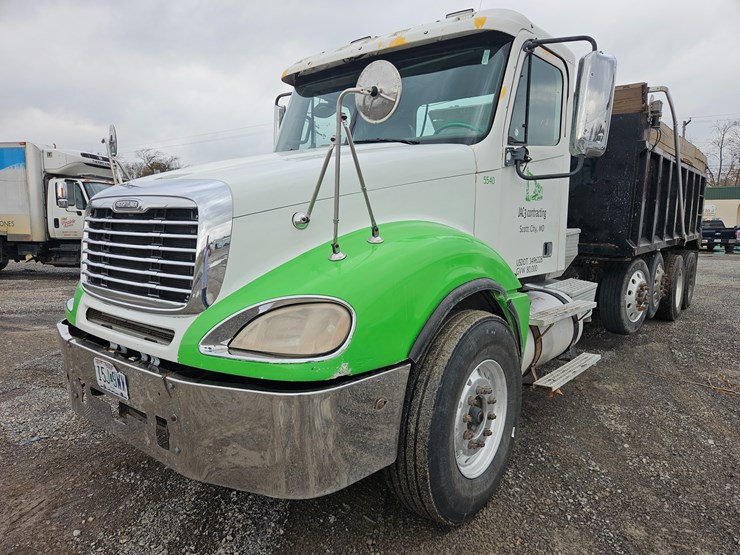 freightliner-columbia-120-image-1