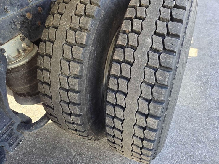 kenworth-t800-image-25