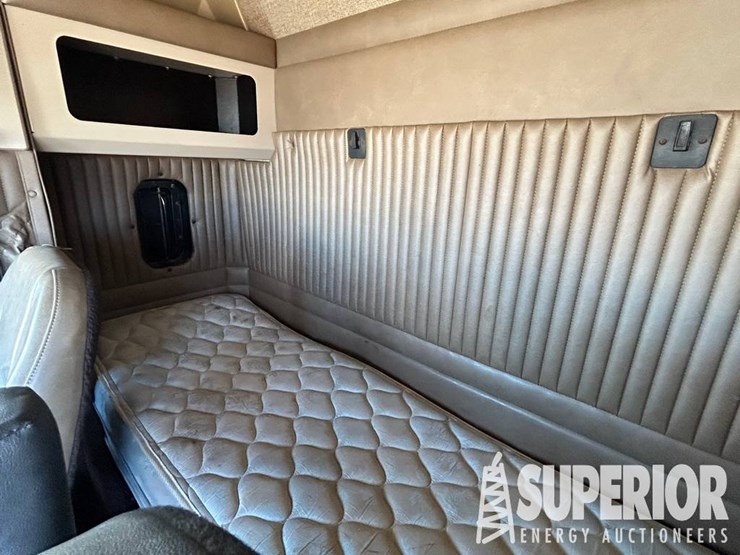 caterpillar-10-image-5