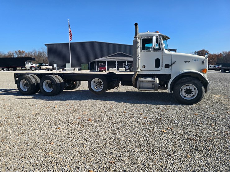 peterbilt-357-image-42