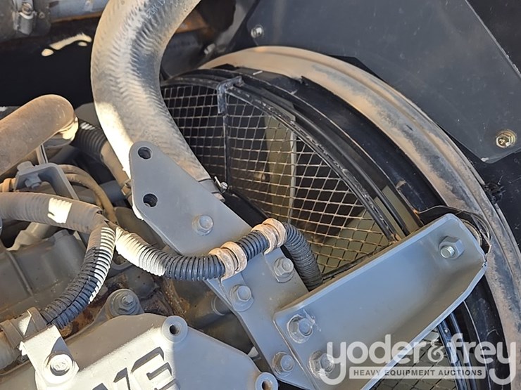 2021-case-cx210-lc-image-154