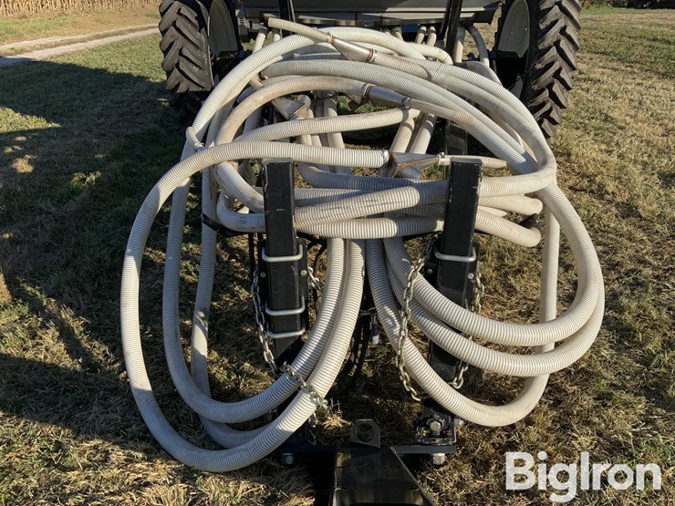 2022-montag-gen1-12r9t-9-ton-dry-fertilizer-cart-image-13