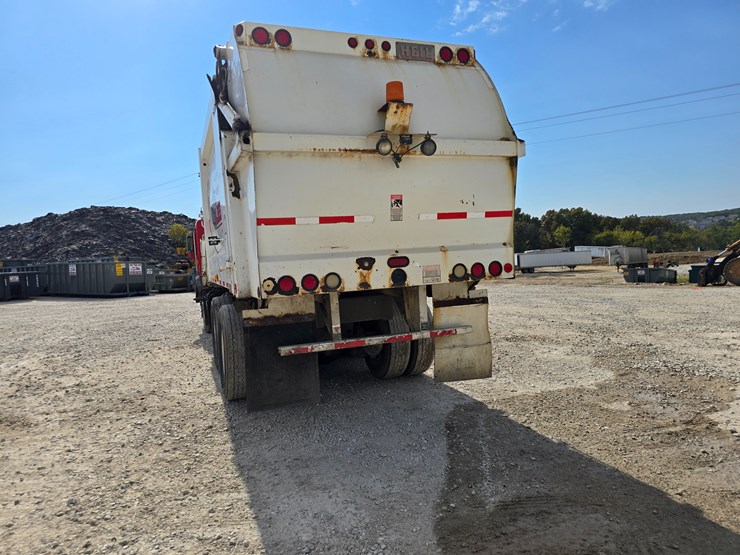 2003-peterbilt-320-image-20