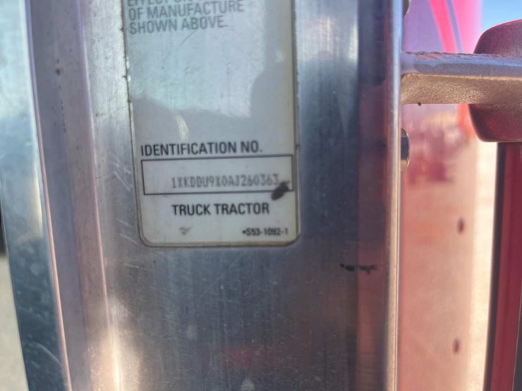 2010-kenworth-t800-image-19