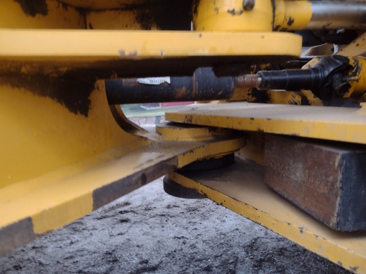 john-deere-444h-image-24