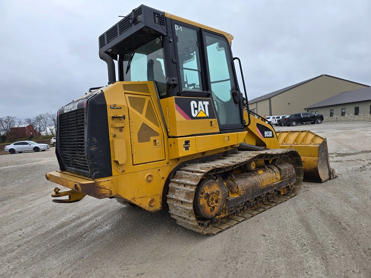 caterpillar-953d-image-32