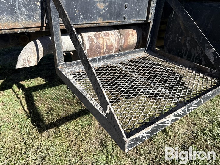 international-4700-image-12