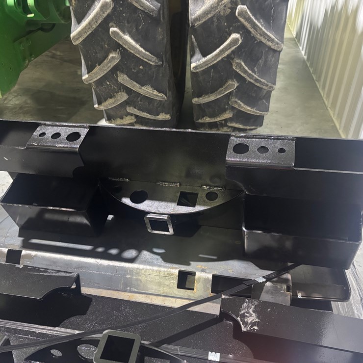 #1368 • Skid steer plate with hitch choice