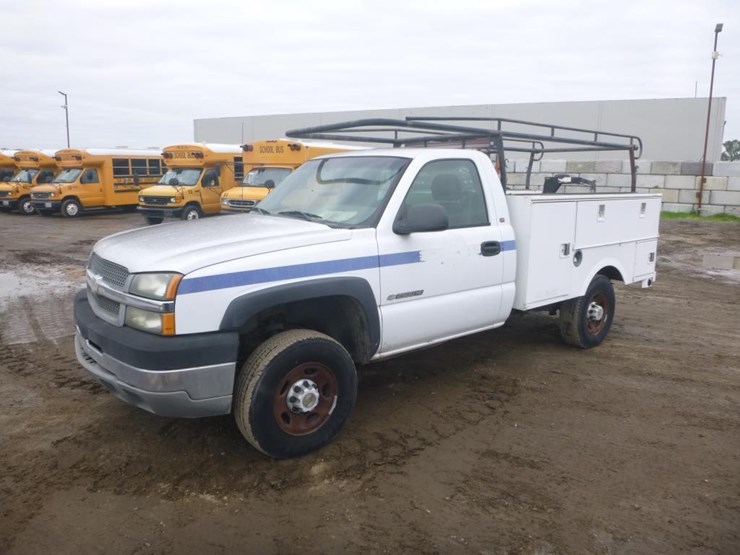 2004-chevrolet-2500-image-1