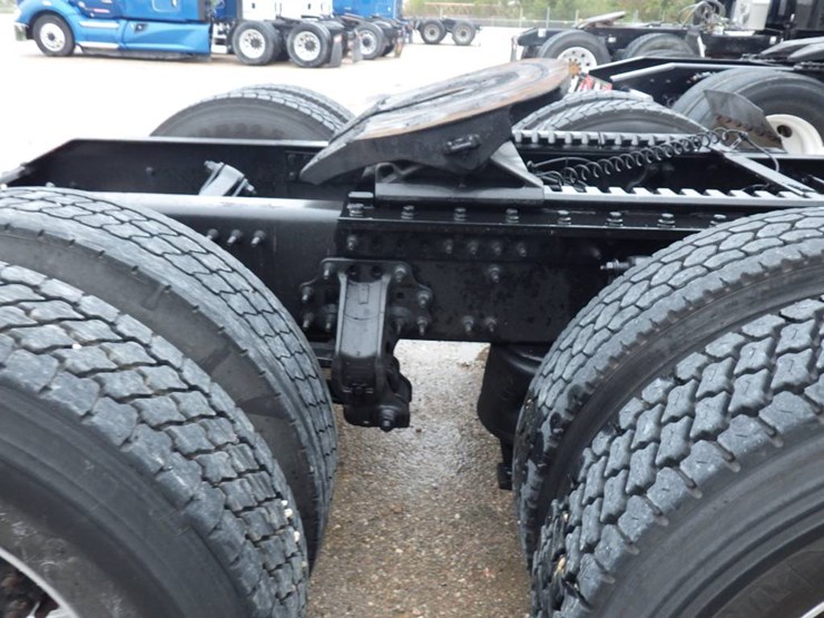 volvo-vnl780-image-10