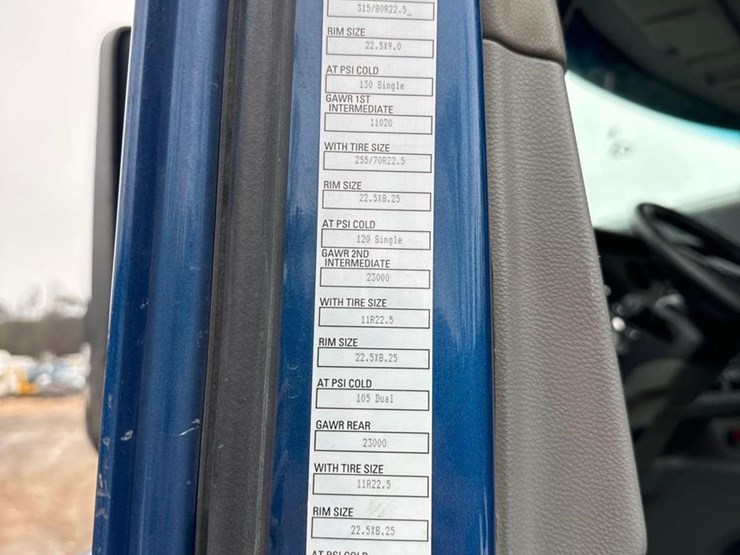 2015-kenworth-t880-image-9