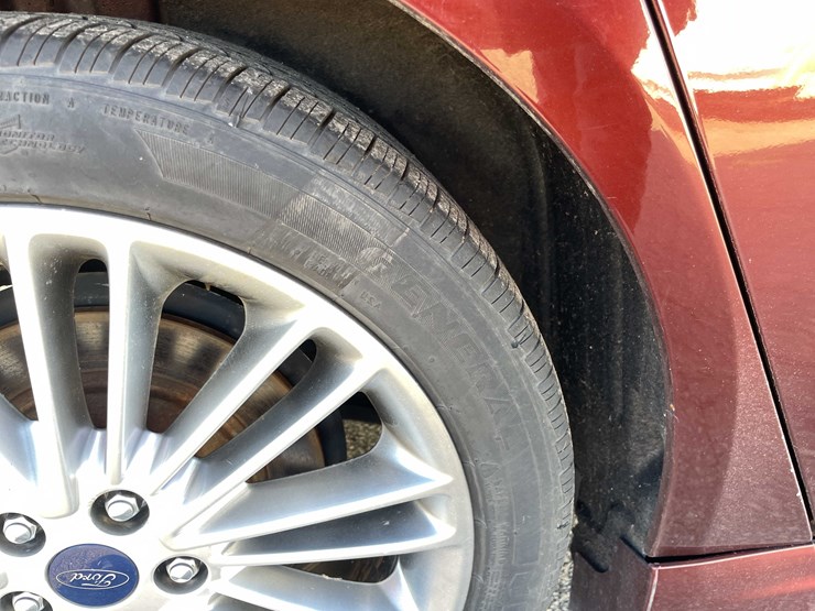 #1388-•-2015-ford-fusion-(has-wi-title)-(of)-image-21