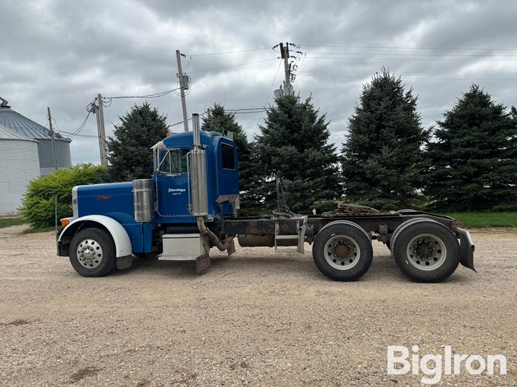 2000-peterbilt-379-image-8