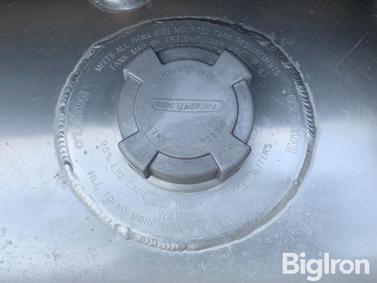 1997-freightliner-fld120-image-19