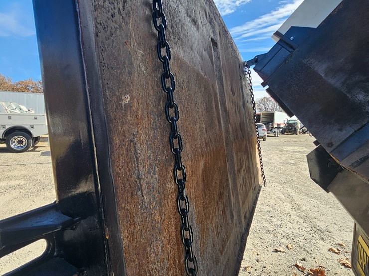 2009-peterbilt-365-image-44