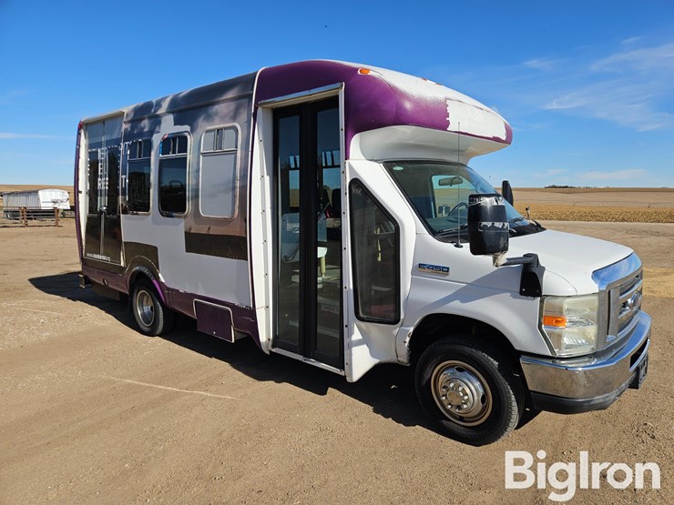 2010-ford-e450-image-3