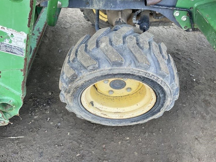 john-deere-2320-image-18