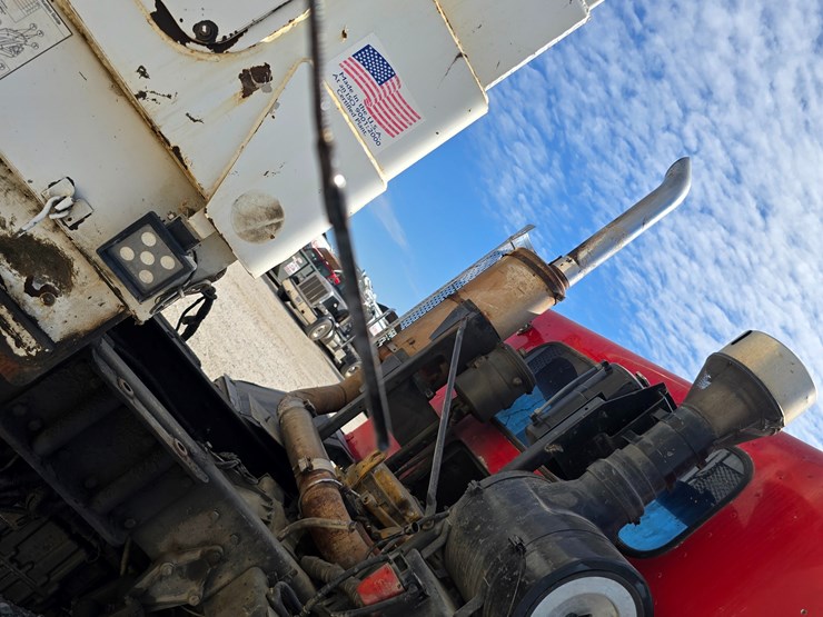 2003-peterbilt-320-image-74