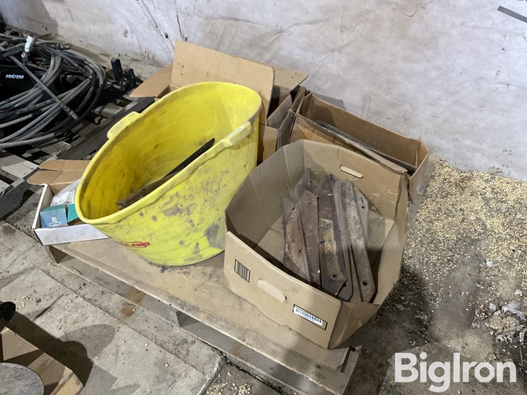 hiniker/buffalo-cultivator-blades-&-parts-image-1