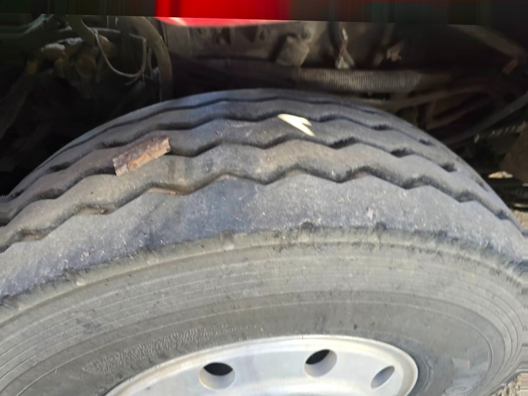 2002-peterbilt-320-image-36