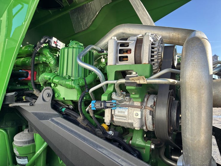 john-deere-8r-370-image-37