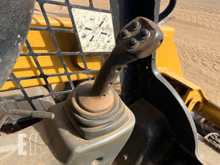 2017-caterpillar-259d-image-29