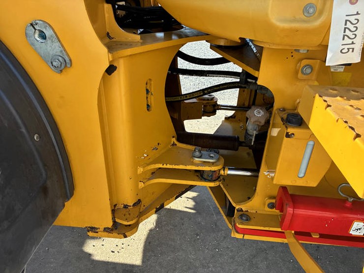 #122215-•-2019-jd-524l-#1dw524lzekf700961-image-25