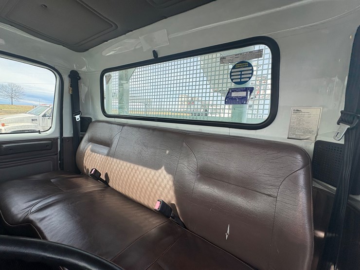 2002-international-4700-image-19