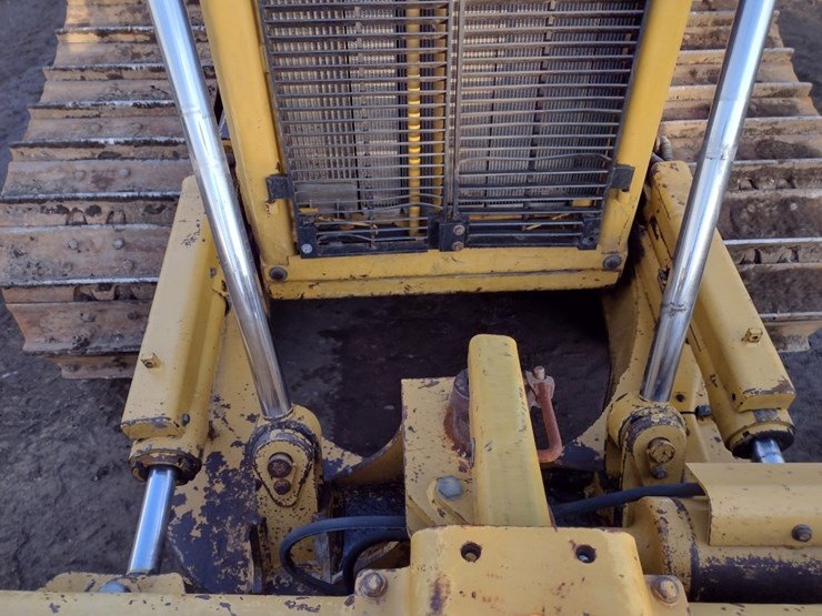 caterpillar-d6t-xl-image-19