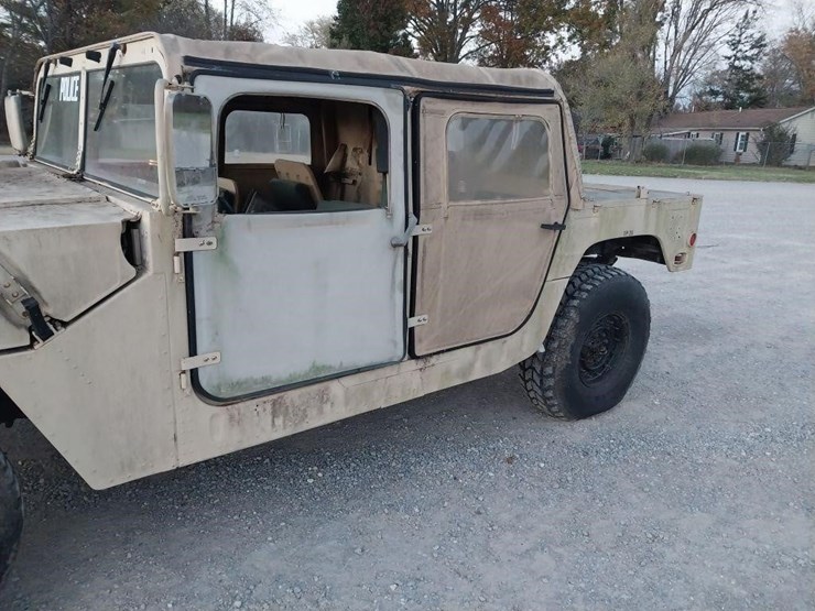 am-general-m998-image-6