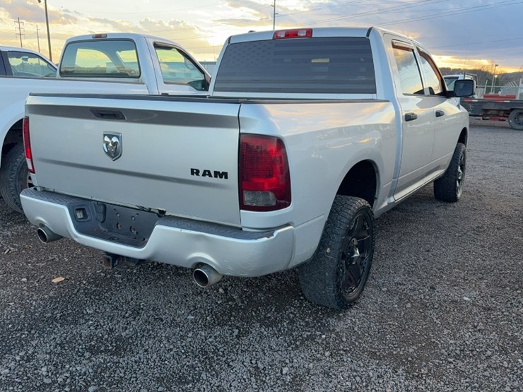 2014-dodge-1500-image-8