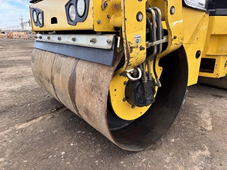 2017-bomag-bw120-image-10