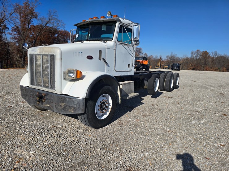 peterbilt-357-image-2